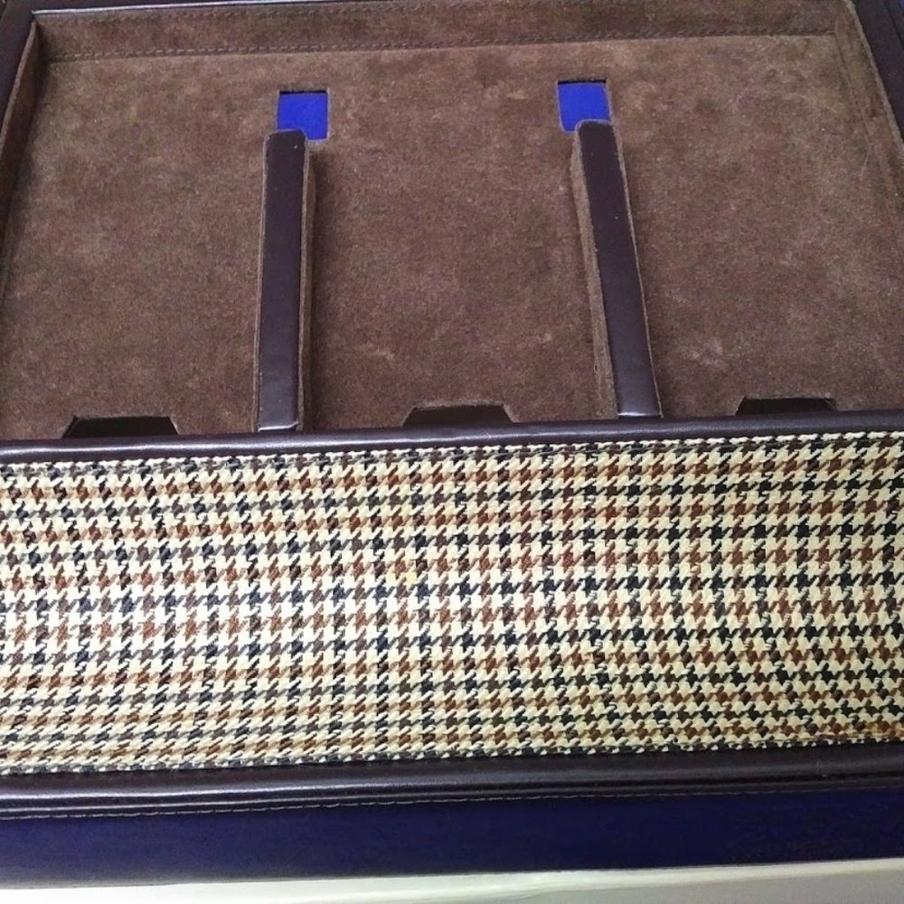 Cutter & Buck Desktop Charger Display Actonel Logo